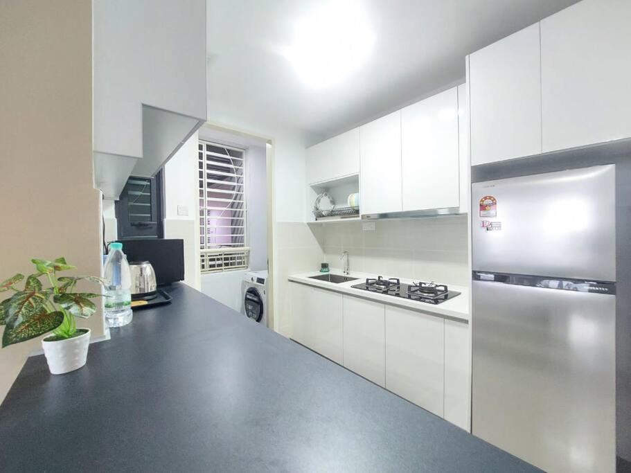 Legasi At Kampong Bahru With Full Kl View, 10Min Walk Train Station & Klcc Apartment Kuala Lumpur Exterior photo