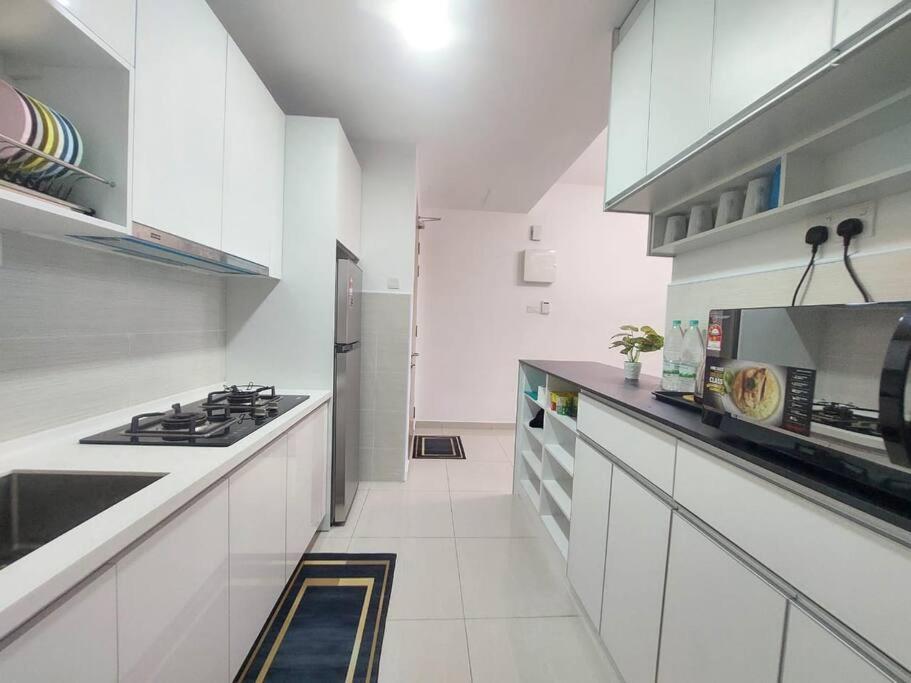 Legasi At Kampong Bahru With Full Kl View, 10Min Walk Train Station & Klcc Apartment Kuala Lumpur Exterior photo