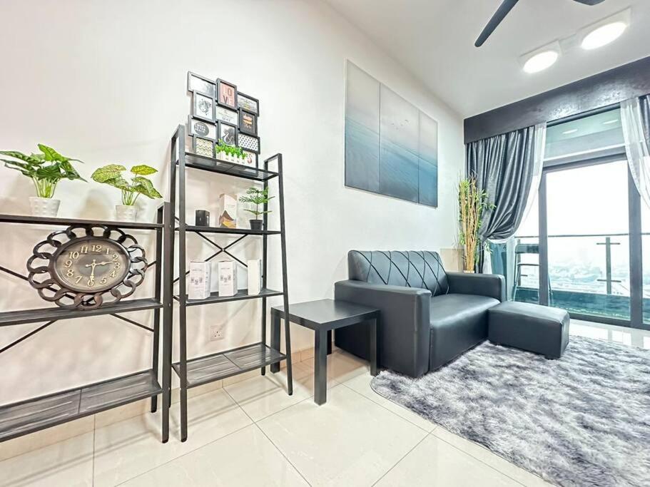 Legasi At Kampong Bahru With Full Kl View, 10Min Walk Train Station & Klcc Apartment Kuala Lumpur Exterior photo