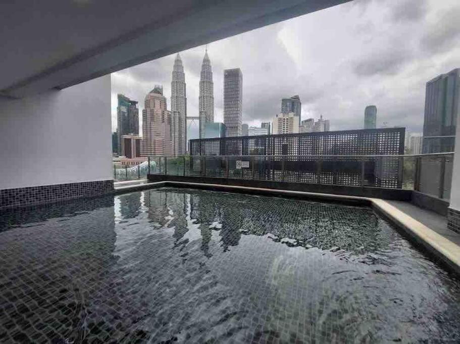 Legasi At Kampong Bahru With Full Kl View, 10Min Walk Train Station & Klcc Apartment Kuala Lumpur Exterior photo